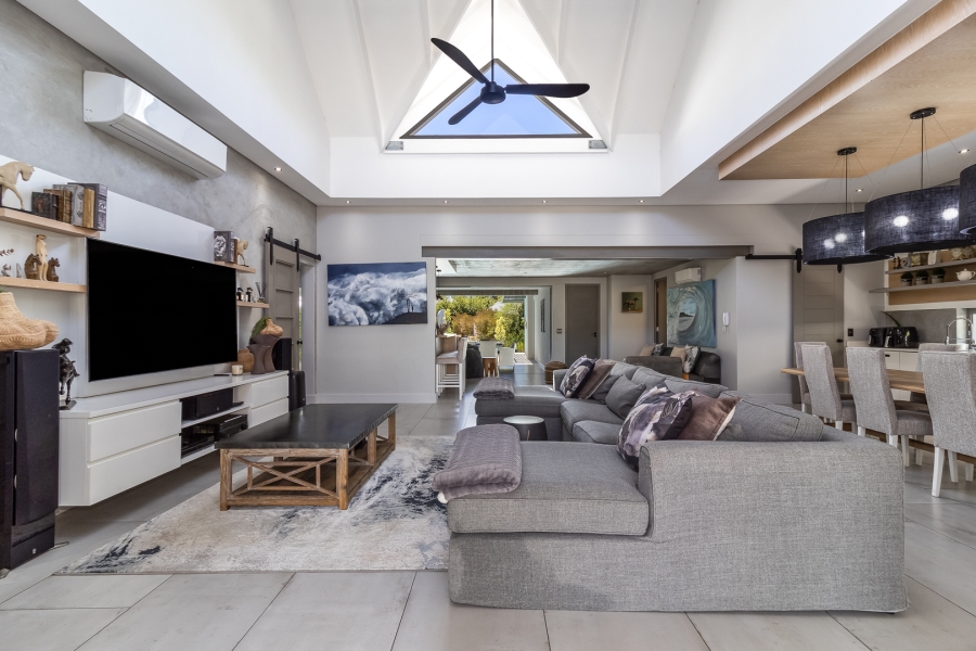 4 Bedroom Property for Sale in Pearl Valley at Val de Vie Western Cape